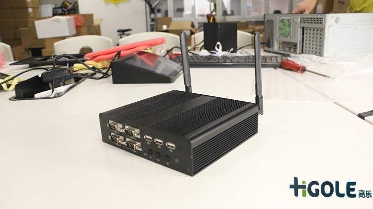 嵌入式工控一體機